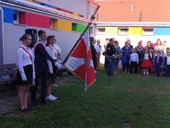 950edb31-e9d8-4765-8f77-f940b14163bd