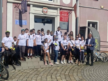 fa433543-2c05-43b0-8925-8a3ec93d0d81