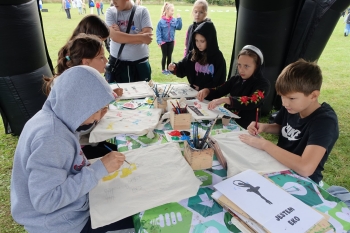 f6533fd4-bae8-4a3d-81ba-47a6bce1985f