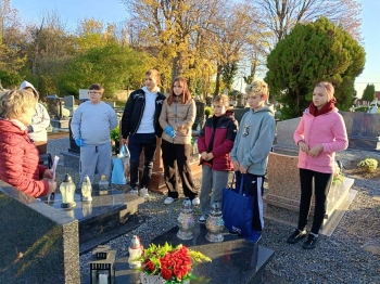 fff489a9-1da1-4e8b-aef3-c7581b4b893a