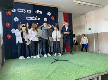 fb299466-ec72-495a-895c-d47bb41ad201