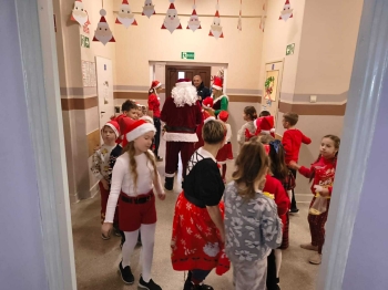 17a4f6b4-9248-43f1-8027-6b105660e83e