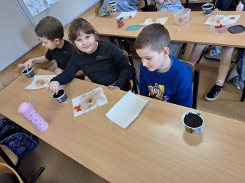 f5b104fe-6006-42ca-98fa-5ba51ee1820c