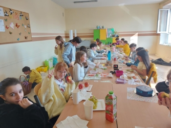 91617946-08bd-4a7f-9c03-f544c948532e