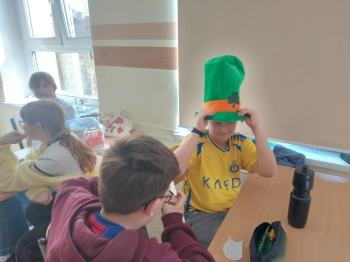 497916d1-7042-4ea1-a7f1-94c06ee35b3a