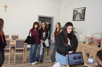 83957147-ede4-4d56-9356-642f8e419f81