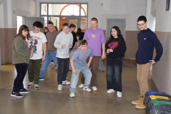 cce756f5-8bb6-42b2-b451-6ed9791b3097