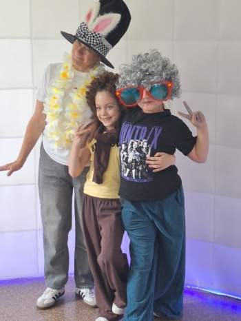 xauCEwLy