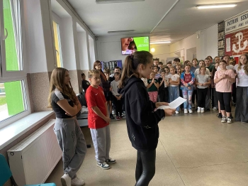 b095841d-a953-4c25-9c49-2bb38d51c954