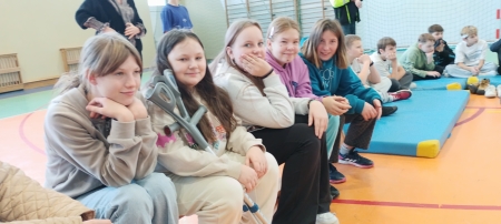 Spotkanie ze strażakami. Pokaz pierwszej pomocy przedmedycznej.