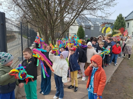 KLASY 1-3 POWITAŁY WIOSNĘ